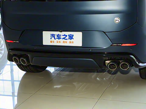 2025�� 4.4 V8 SV Edition Two