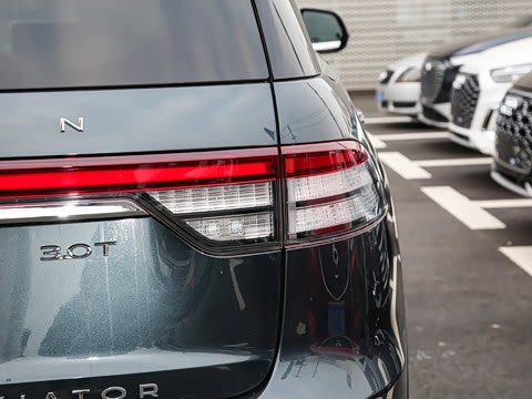 2022�� 3.0T V6 ����������������