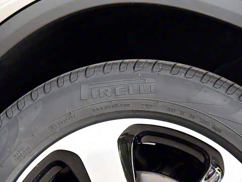 2019�� GLC 260 L 4MATIC ������