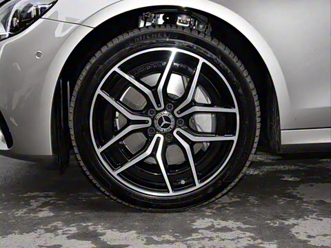 2021�� �Ŀ� E 300 �˶���