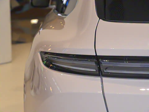 2025�� 75kWh Touring