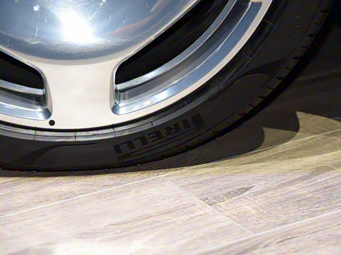 2023�� S 680 4MATIC ���ĸ߶��׷���˫ɫ