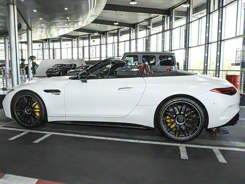 2024�� AMG SL 63 4MATIC+