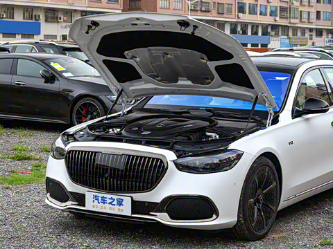 2025�� �Ŀ� S 680 4MATIC ��ҹ��