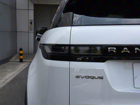 2022�� ����L 200PS R-Dynamic Standard ��Ӣ��