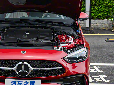 2025�� �Ŀ� C 260 L �˶���