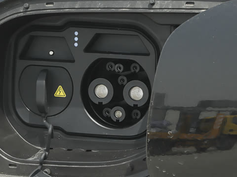 2025�� �Ŀ� Max�����