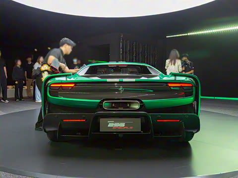 2025�� 3.0T V6 Speciale