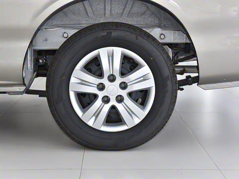 2024�� M5 1.6L ������7��CNG