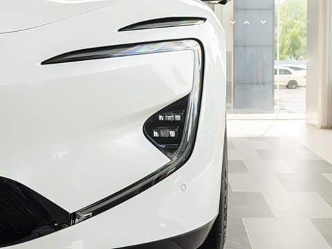 2025�� �Ŀ� Ultra���̰�