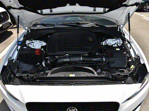 2025�� 2.0T 250PS R-DYNAMIC 90�����ذ�