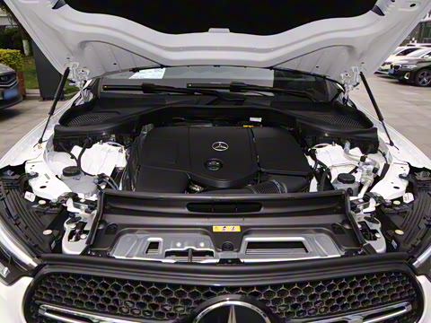 2025�� �Ŀ� GLC 260 4MATIC ����SUV