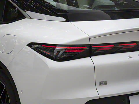 2025�� 560MAX 185kW