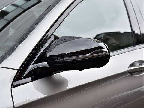 2021�� �Ŀ� E 300 �˶���