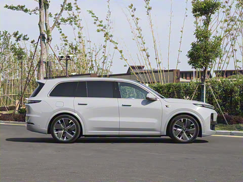 2025�� Ultra ���ܻ��°�