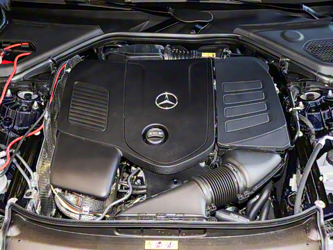 2025�� �Ŀ� E 300 L ������