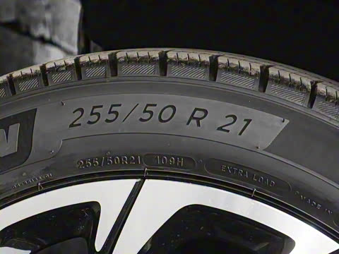 2025�� 2.0T ������������˹��