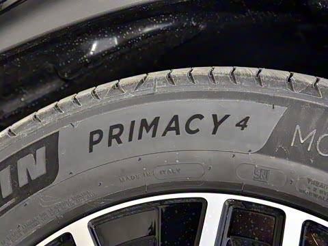 2023�� GLC 260 4MATIC ����SUV