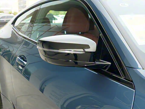 2021�� 425i M�˶���ҹ��