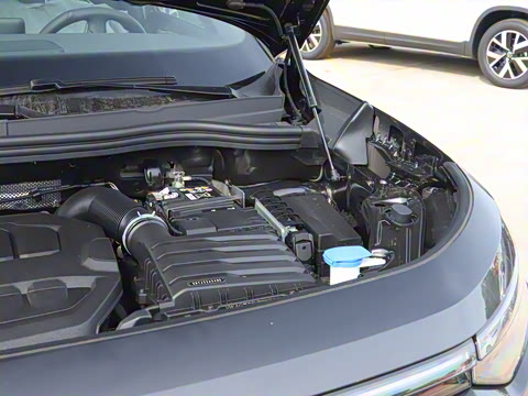 2025�� ̽��L 380TSI ��������