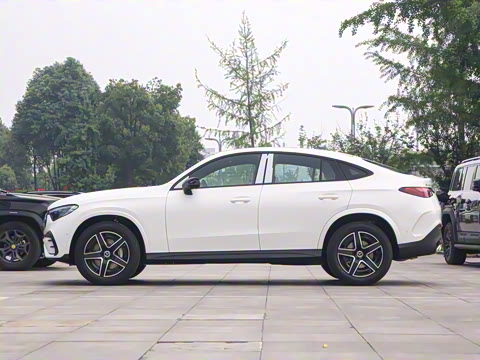 2025�� �Ŀ� GLC 260 4MATIC ����SUV