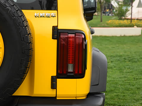 2022�� 2.0T �߾��޶���