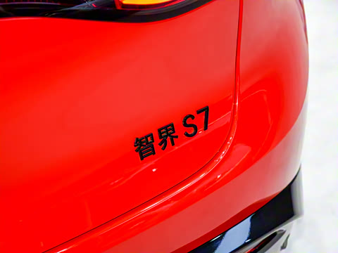 2025�� 703km Ultra�˶���