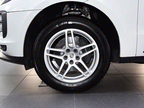 2018�� Macan 2.0T