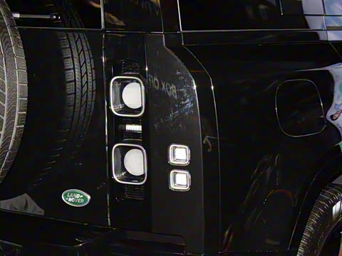 2022�� 110 V8 007��ذ�