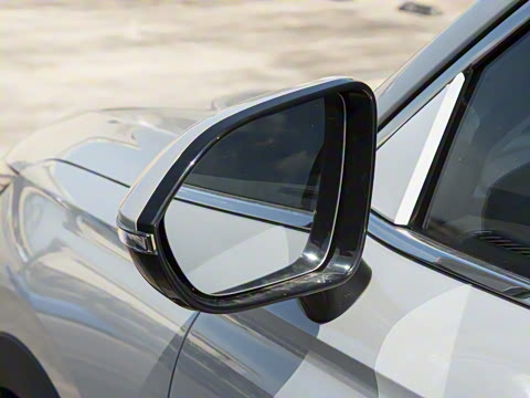 2025�� 2.0T ��������� 5��