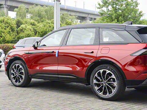 2025�� 2.0T ������������˹��