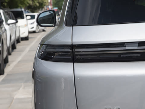 2025�� Ultra ���ܻ��°�