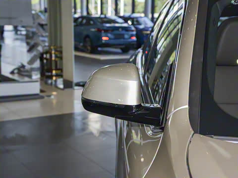 2021�� �Ŀ� xDrive 25i M�˶���ҹ��װ