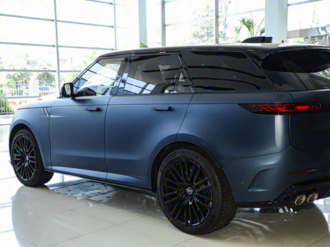 2025�� 4.4 V8 SV Edition Two