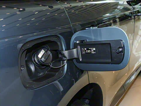 2025�� 400PS Dynamic HSE