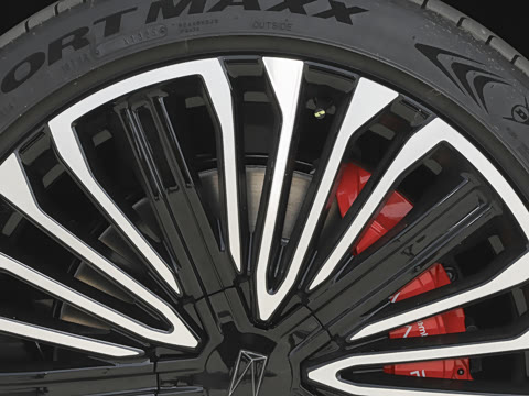 2025�� �Ŀ� Max�����