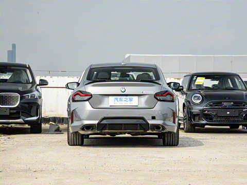 2025�� M240i xDrive