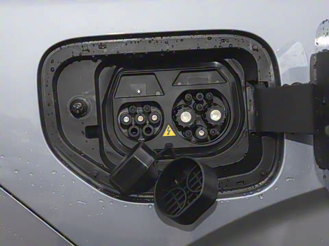 2025�� 210Ultra���Ȱ� 6��