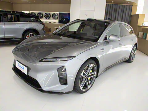 2025�� �ھ������ 75kWh Touring