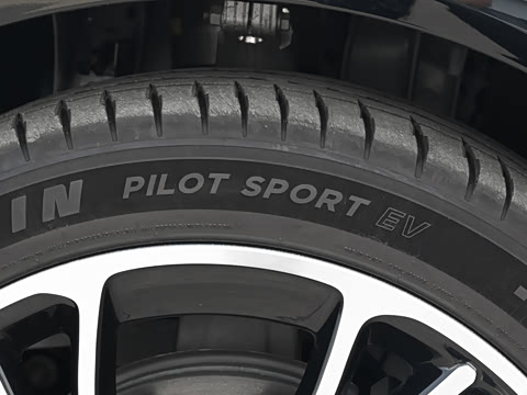 2025�� ���°� Ultra