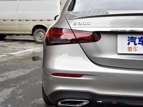 2021�� �Ŀ� E 300 �˶���