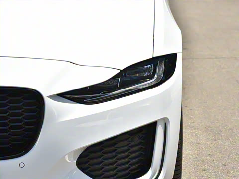 2025�� 2.0T 250PS R-DYNAMIC 90�����ذ�