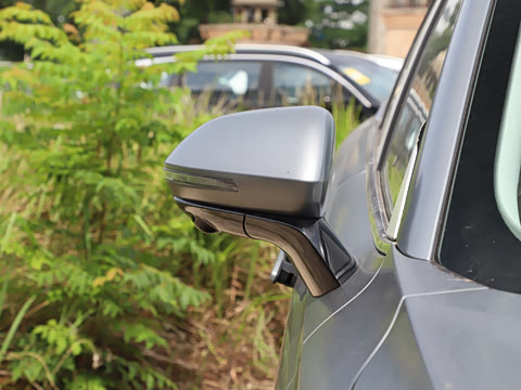 2025�� 2.0T ��������� 5��