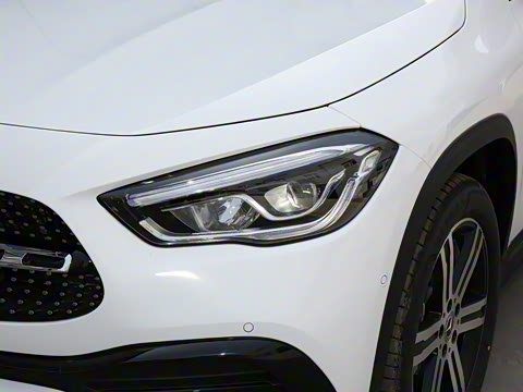 2023�� GLA 220 4MATIC