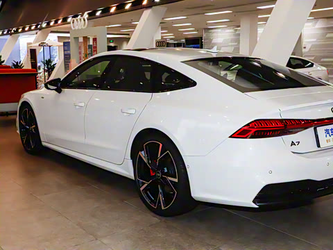 2025�� 55 TFSI quattro ������