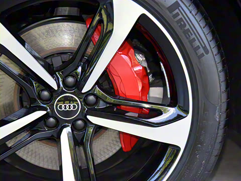 2022�� 55 TFSI quattro S line��ѩ�˶���