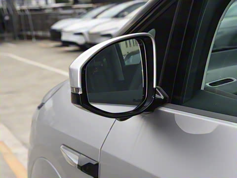 2025�� 702���������� Max