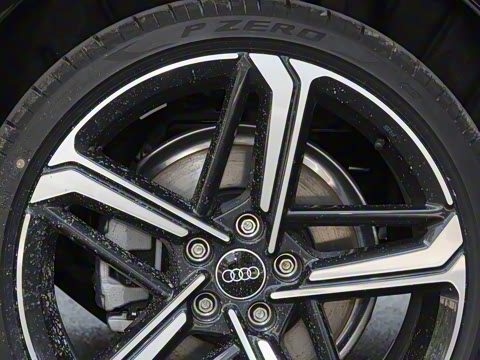 2025�� 200���������� 40 TFSI ����������