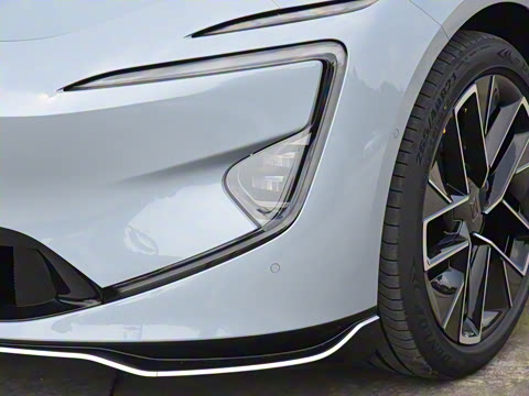 2025�� �Ŀ� Max�����