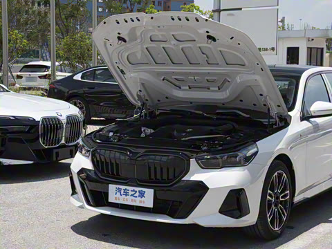 2025�� 525Li M�˶���װ